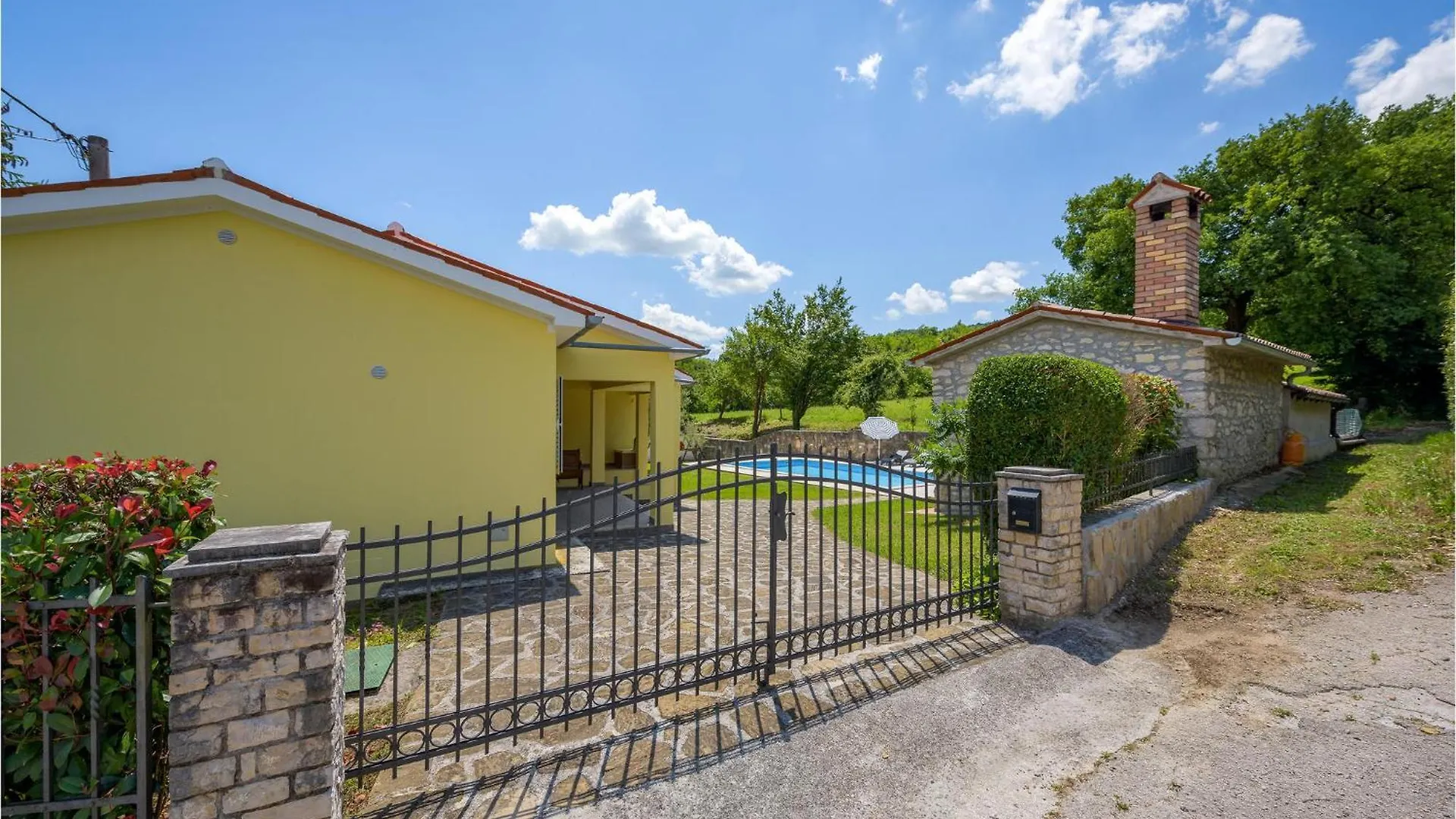 Amazing Home In Potpican With Kitchen