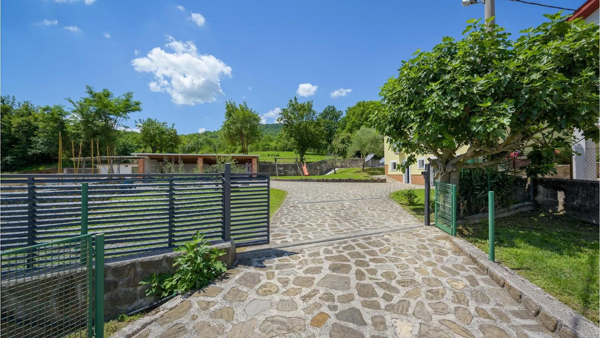 Amazing Home In Potpican With Kitchen
